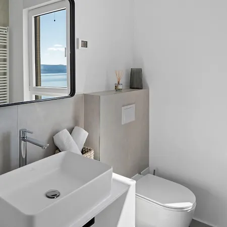 Grey With 4 Bedrooms, Heated Pool, Sauna, Media Room, Sea Views Willa *